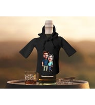BK Gift Kişiye Özel Sevgililer Karikatürlü Mini Siyah İçki Şişesi Tişörtü , Ev Bar Dekoru, Viski, Şarap, Votka, Rakı Şişesi Tişörtü, Ev Barı-42