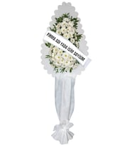 Beyaz Mevsim Çiçeklerinden Hazırlanmış Düğün Nikah Açılış Çiçeği