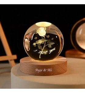 Kişiye Özel Büyük Boy Işıklı Ahşap Kaideli Gül Temalı Cam Küre 8cm