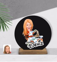BK Gift Kişiye Özel Kadın Patron Karikatürlü Yuvarlak Ahşap Biblo-6
