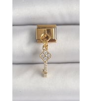 316L Çelik Gold Renk Sallantı Zirkon Taşlı Anahtar Model Nomination Charm 5886 - HPSBYI8365-195