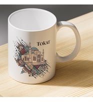 Tokat Yazılı Şehir Silüeti Baskılı Porselen Kupa - Memleket Temalı Hediyelik Kupa