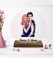BK Gift Kişiye Özel Sevgililer Karikatürlü Yuvarlak Ahşap Standlı Biblo-36