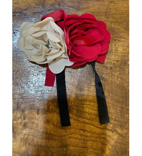 12X8 CM ÇİFT GÜLLÜ TAŞLI PÜSKÜLLÜ BROŞ YAKA İĞNESİ