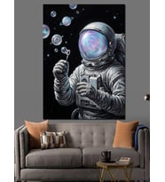 Baloncuk Çıkaran Astronot Uzayda Kasklı Dekoratif Kanvas - Mdf Ahşap Tablo