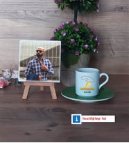 Antrenör Fotoğraflı Dekoratif Taş, Ahşap Altlıklı Türk Kahvesi Fincanı Hediye (Model 9)