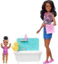 Barbie Bebek Bakıcısı Bebeği Minik Bebekler Ve Banyo Aksesuarları Oyun Seti Fxh06