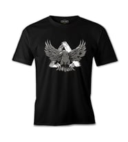 Eagle Flying Against a Triangle Siyah Erkek Tshirt