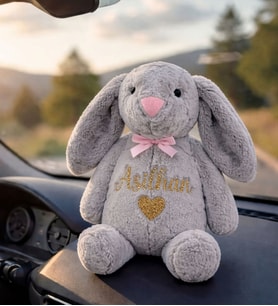 Kişiye Özel İsim Yazılı Peluş Tavşan 60 cm – Sevgiliye Hediye Kardeşe, Kuzene & Bebek Hediyesi (Gri)