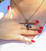 Doğal Taş Lapis Doğal Taşlı Fotograf Makinesi Modelli Antik Kadın Kolye euk42lps (Mavi)