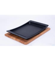 Lava Döküm Dikdörtgen Servis Tabağı ve Kayın Servis Ahşabı. Ölçü 36x24cm.