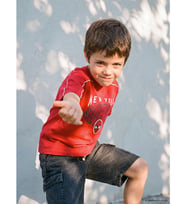 LCW Kids Kırmızı Bisiklet Yaka Spider-man Baskılı Erkek Çocuk Tişört