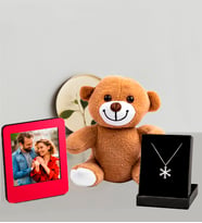 Kişiye Özel 25cm Peluş Ayıcık Ve Fotoğraflı Kırmızı Çerçeve Ve Kartanesi Kolye