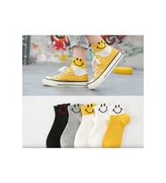 Gülümseyen Yüz Desenli Renkli Çoraplar - Smiley Soket Çorap