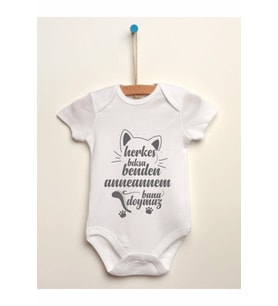 Unisex Bebek Beyaz Herkes Bıksa Benden Anneannem Bana Doymaz Baskılı Body Zıbın