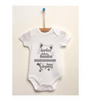 Unisex Bebek Beyaz Herkes Bıksa Benden Anneannem Bana Doymaz Baskılı Body Zıbın