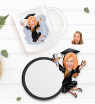 BK Gift Kişiye Özel Kadın Mezun Karikatürlü Beyaz Kupa ve Ahşap Bardak Altlığı Hediye Seti-1