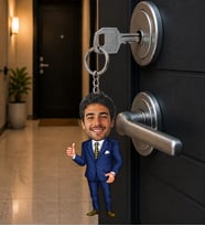 Kişiye Özel İş Adamı Karikatür Anahtarlık – Fotoğraflı Şık Erkek Hediyesi Kişiye Özel Karikatürlü Anahtarlık