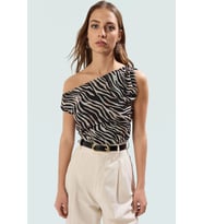 Fitted Kalıp 100 Polyester Bluz Asimetrik Yaka Kısa Kol Yazlık Özenle Seçilmiş Uzun Ömürlü