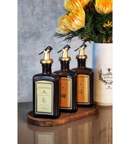 Ahşap Standlı 3’lü Amber Gold Zeytinyağı ve Nar Ekşisi Seti
