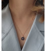 lacivert taşlı lotus çiçeği model bayan gümüş kolye (Rose)