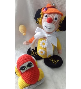 Palyaço ve arabası amigurumi oyuncak bebek