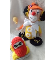 Palyaço ve arabası amigurumi oyuncak bebek