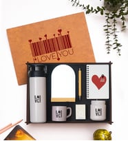 Sevgiliye Hediye Seti  I LOVE YOU Tasarımlı Ahşap Kutu İçinde Cam Suluk, Kahve Fincanı, Mum ve Aksesuarlar (Krem)