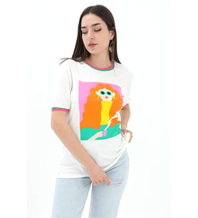 Kız Baskılı T-Shirt - Ekru
