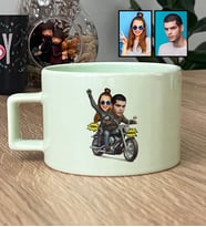 Kişiye Özel Karikatürlü Motorlu Sevgililer Lüks Pastel Fincan Sevgililer Günü Hediyesi