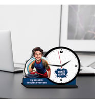 Erkek Curling Oyuncusuna Hediye Karikatürlü MDF Masa Saati