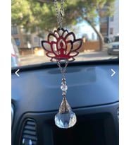 Yeni Lotus Çiçeği Ortası Yoga Yapan Taşlı Suncatcher Araç Içi Dikiz Ayna Süsü