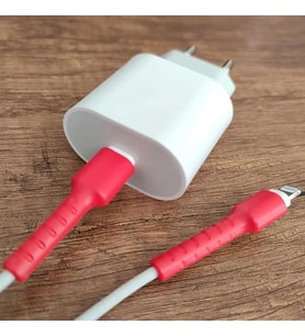 Kırmızı Kablo Ucu Koruyucu İPhone 11-12-13-14 Pro & Promax & Plus Modelleri İle Uyumlu Silikon Koruyucu