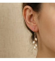 Salkım Model İnci Çelik Küpe – Altın Renkli