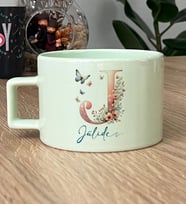 Kişiye Özel Çiçekli Kelebekli J Harfli Hediye Pastel Fincan İsimli İsim Yazılı (Yeşil)