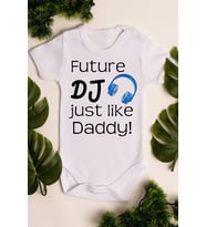 Erkek Beyaz Bebek Dj Daddy Baskılı Çıtçıtlı Body