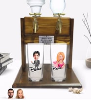 BK Gift Kişiye Özel Erkek ve Kadın Tasarımlı İkili Rakı Bardağı ve Çift Musluklu Doğal Ahşap Rakı Standı-3 (Model 1)