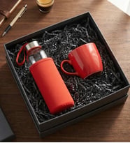 Kılıflı Cam Matara 500mL. & Kupa Hediye Seti (Kırmızı)