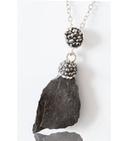 Sertifikalı Zirkon Taşlı Model Şungit - Shungite Taşı Kolye (Ham İşlenmemiş) (Çok Renkli)