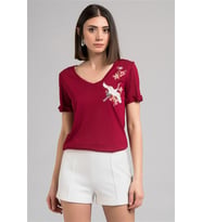7130562 Leylek Nakışlı V Yaka Boyfriend Kısa Kol Bluz BORDO