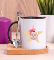 Kişiye Özel Pembe Yıldız Kafa Fotoğraflı Ahşap Altlıklı Siyah Kupa Bardak
