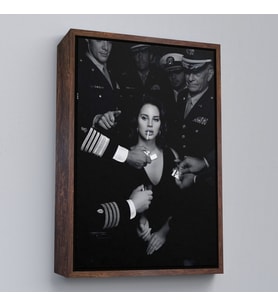Çerçeveli Lana Del Rey Dekoratif Duvar Tablosu (Kahverengi)