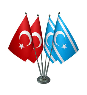 Masa Üstü Kerkük Türkmeneli Bayrağı Türk Bayrağı Dörtlü Krom Direk Masa Bayrak Seti