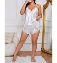 Arias Closet Büyük Beden Beyaz Dantel İşlemeli Saten Şortlu Takım