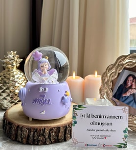 Kişiselleştirilmiş Anneler Gününe Özel Mega Boy Melek Kar Küresi Otomatik Kar Püskürtmeli Işıklı Müzikli Küre