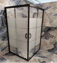 90X90 SİYAH ALÜMİNYUM ÇERÇEVELİ 6 MM TEMPERLİ DESENLİ CAM H:190 CM DUŞAKABİN