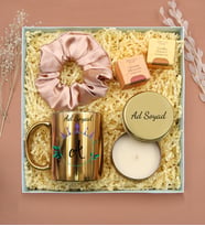 Kişiye Özel Harf Baskılı Gold Renk Kupa & Saten Toka & Metal Kutulu Mum & Teashop 2'li Bitki Çayı Hediye Seti