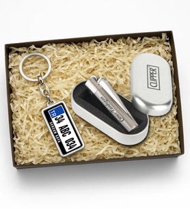 BK Gift Kişiye Özel Çift Taraf Baskılı Plaka Anahtarlık & İsimli Metal Kutusunda Silver Clipper Çakmak Hediye Seti, Arkadaşa Hediye