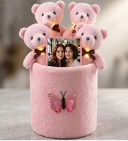 Kişiye Özel Fotoğraflı LED Işıklı Peluş Kelebek Kutuda Pembe Ayıcık Buketi – Anneye, Eşe, Arkadaşa Hediye