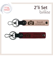 Her Anıyı Anahtarlığında Taşı, Kamera Motifli, İsme Yazılı 2’li Deri Anahtarlık, Yavru Ağzı-Bordo